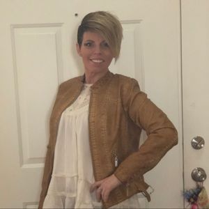 Meet your Posher, Brandy